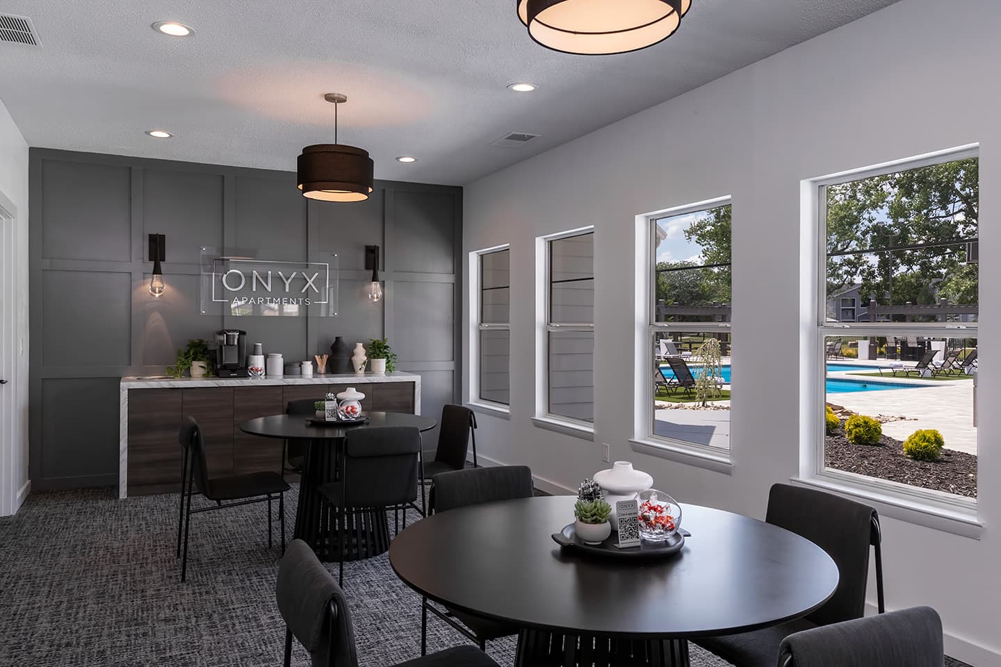 Onyx-LeasingOffice1